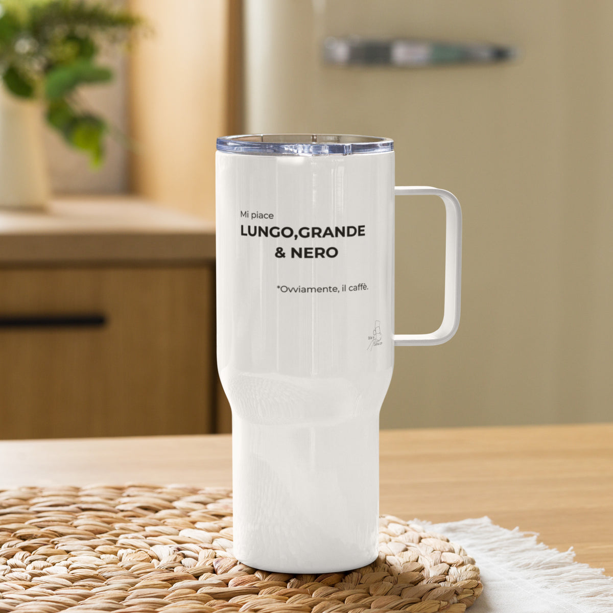 Tazza da viaggio con manico "Mi piace lungo grande & nero. Ovviamente il caffè"